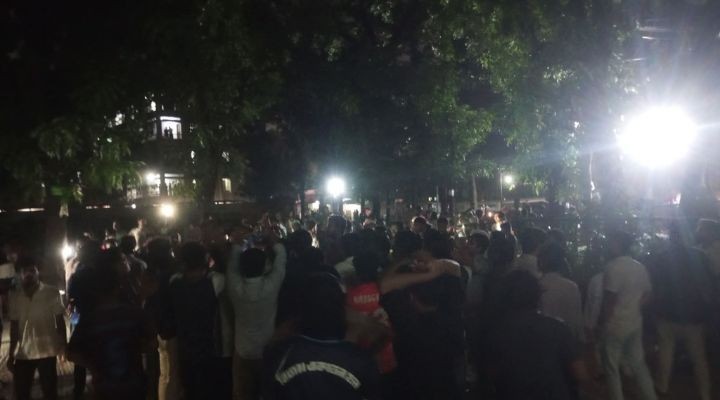 গুপ্ত রাজনীতি লেখাকে কেন্দ্র করে ঢাবির হলে শিবির ও ছাত্রদলের উত্তেজনা